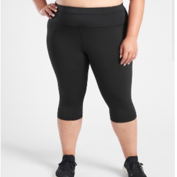 Athleta Pants - ATHLETA Accelerate Crop Black Active Pants
